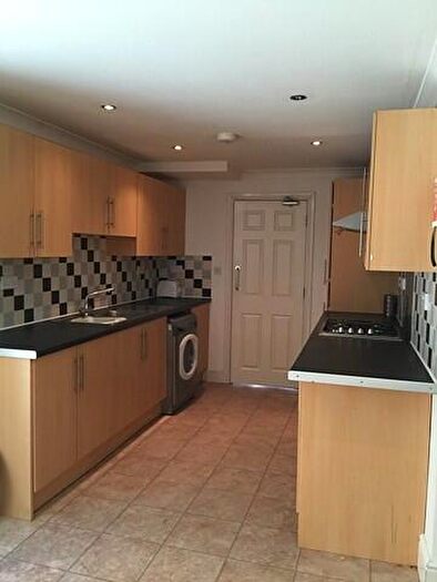 5 Bedroom Semi-Detached House To Rent In Earls Road, Southampton, SO14
