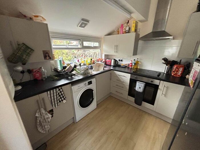 5 Bedroom House To Rent In Tewkesbury Place, Cathays, CF24