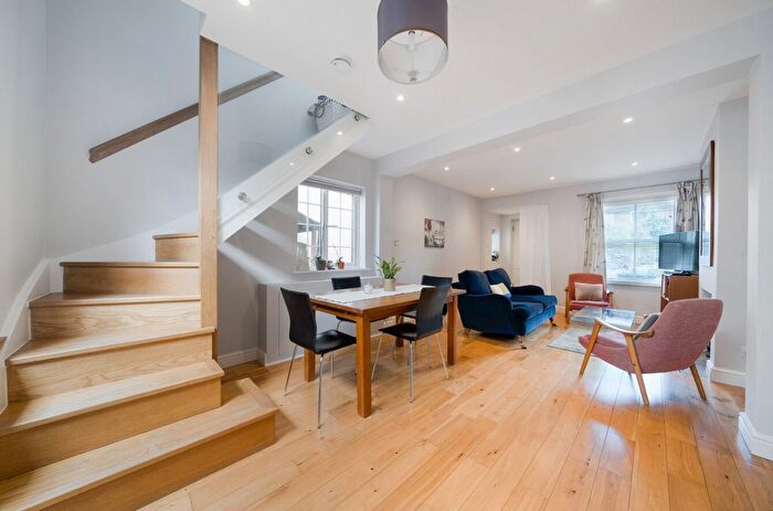 2 Bedroom End Terrace House For Sale In Common Road, Claygate, KT10