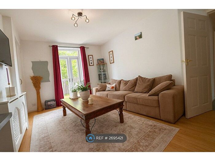 1 Bedroom Flat To Rent In North Lane, Headingley, Leeds, LS6