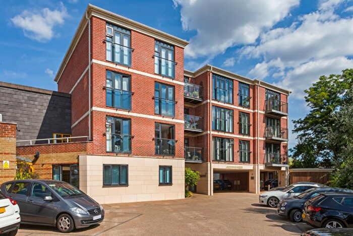 2 Bedroom Flat For Sale In South Park, Sevenoaks, TN13