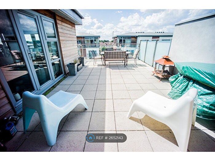 2 Bedroom Flat To Rent In Calder Court, Romford, RM1