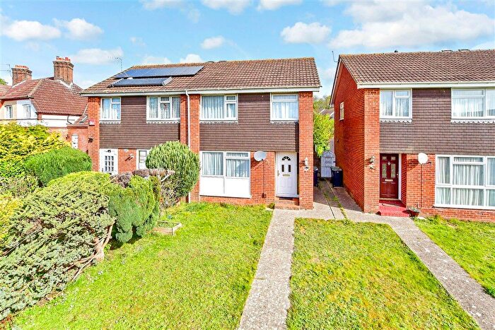 3 Bedroom Semi-Detached House For Sale In Crofton Close, Waterlooville, Hampshire, PO7