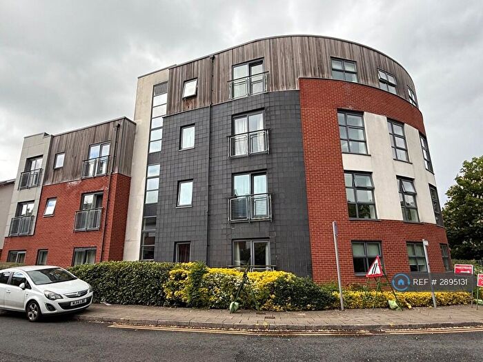 2 Bedroom Flat To Rent In Clearwater Drive, Manchester, M20