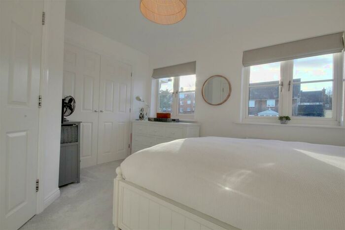 4 Bedroom Terraced House To Rent In Gosport Street, Lymington, SO41