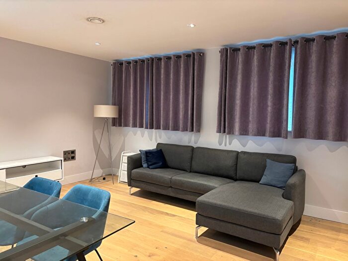 2 Bedroom Flat To Rent In Patcham Terrace, London, SW8