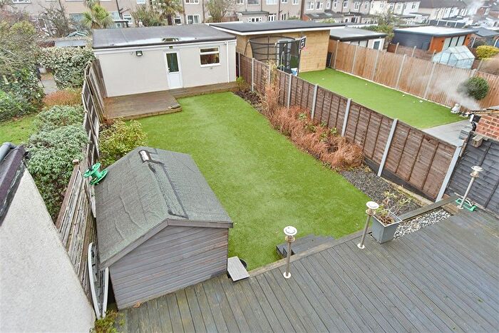 3 Bedroom Semi-detached House For Sale In Gloucester Avenue, Welling, Kent, DA16