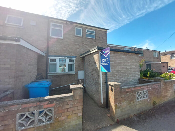 3 Bedroom Terraced House To Rent In Staines Close, HU8