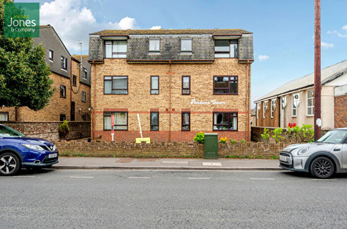 Flat To Rent In Pendene Court, Penhill Road, Lancing, West Sussex, BN15