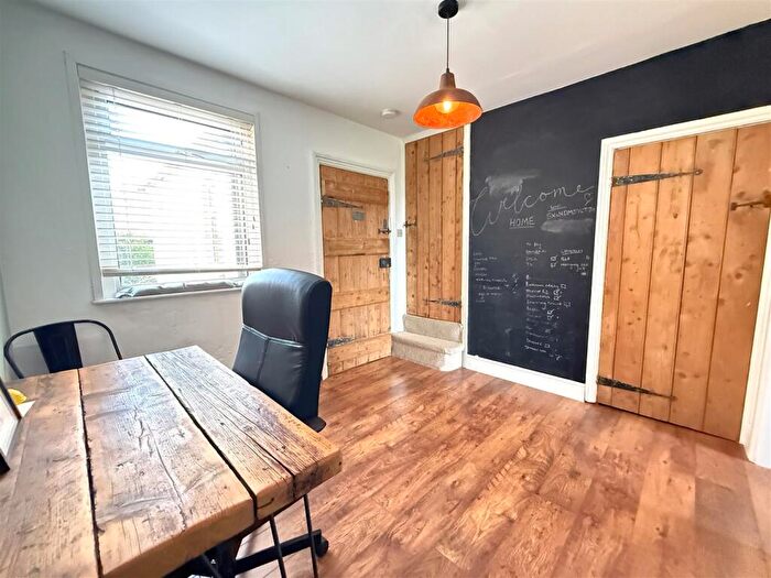 2 Bedroom Semi-Detached House For Sale In Works Lane, Barnstone, NG13