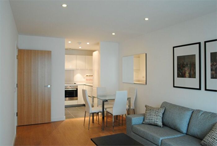 2 Bedroom Flat To Rent In Saffron Central Square, Croydon, Surrey, CR0