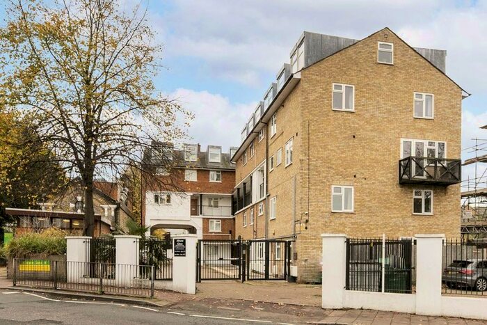 4 Bedroom Maisonette To Rent In Leigham Court Road, London, SW16