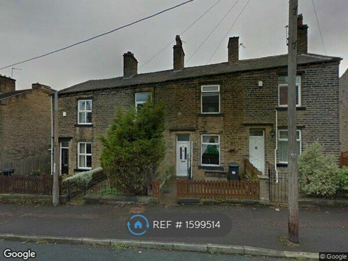 2 Bedroom End Of Terrace House To Rent In Emscote Grove, Halifax, HX1