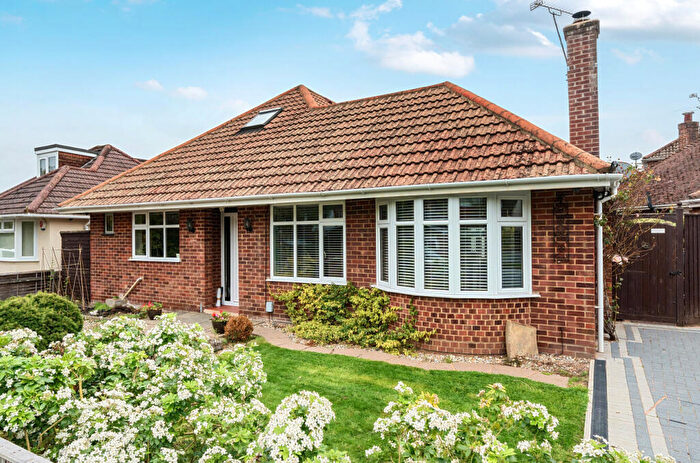 3 Bedroom Bungalow For Sale In Oakleigh Crescent, Totton, Southampton, Hampshire, SO40
