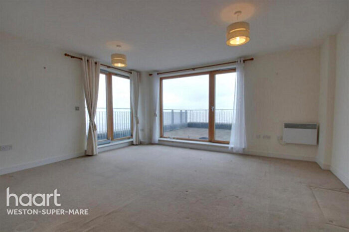 2 Bedroom Flat To Rent In Knightstone Causeway, Weston-super-mare, BS23