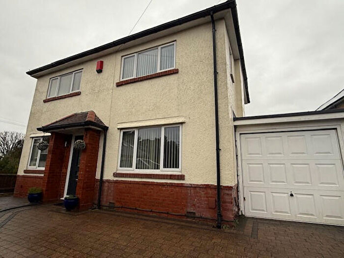 4 Bedroom Detached House To Rent In Wimborne Road, Bournemouth, BH10