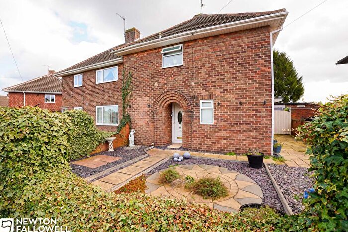 3 Bedroom Semi Detached House For Sale In Denman Close, Retford, DN22