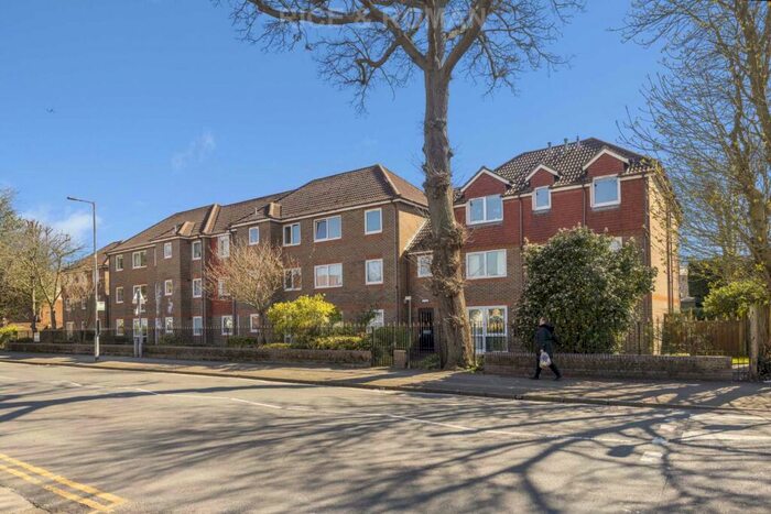 1 Bedroom Retirement Property To Rent In The Meads, Windsor, SL4