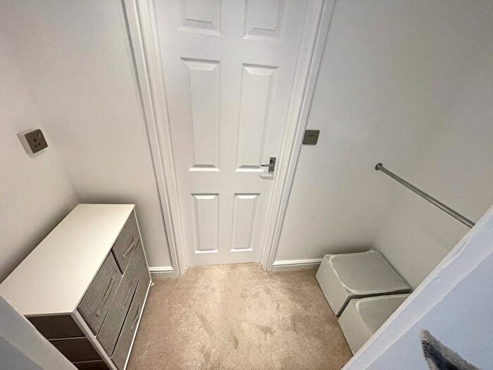 2 Bedroom Terraced House To Rent In Luxury Bedroom Apartment // /, LN1