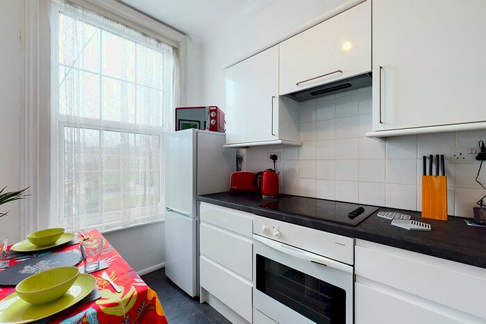 1 Bedroom Flat To Rent In Warren Mount, Tremona Road, Southampton SO16