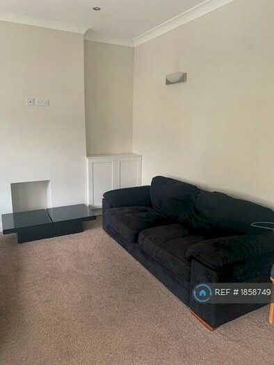2 Bedroom Flat To Rent In Muschamp Road, London, SE15