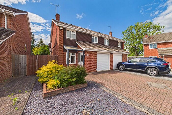 4 Bedroom Semi Detached House For Sale In Godstow Close, Woodley, Reading, Berkshire, RG5