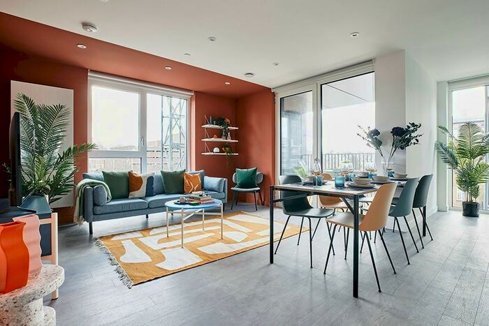 3 Bedroom Apartment To Rent In Park Lane, South Croydon, Surrey, CR0