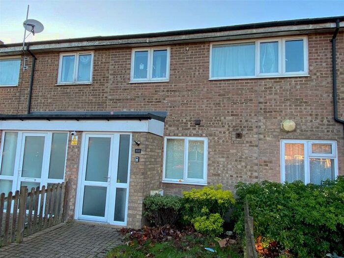 Terraced House To Rent In Ripon Road, Stevenage, Hertfordshire, SG1