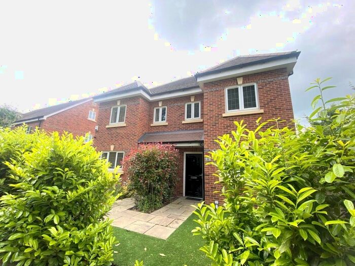 3 Bedroom Property To Rent In Woodroffe Close, Ash, Aldershot, GU12