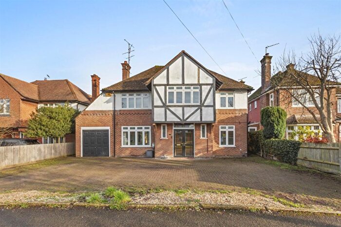 5 Bedroom Detached House For Sale In King Edward Avenue, Aylesbury (No Chain), HP21