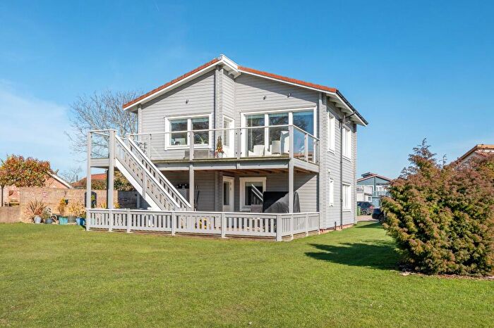 3 Bedroom Lodge For Sale In Fritton, Caldecott Hall, NR31