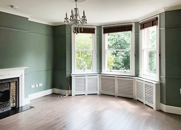 2 Bedroom Flat To Rent In Wandsworth Common West Side, Wandsworth, London, SW18