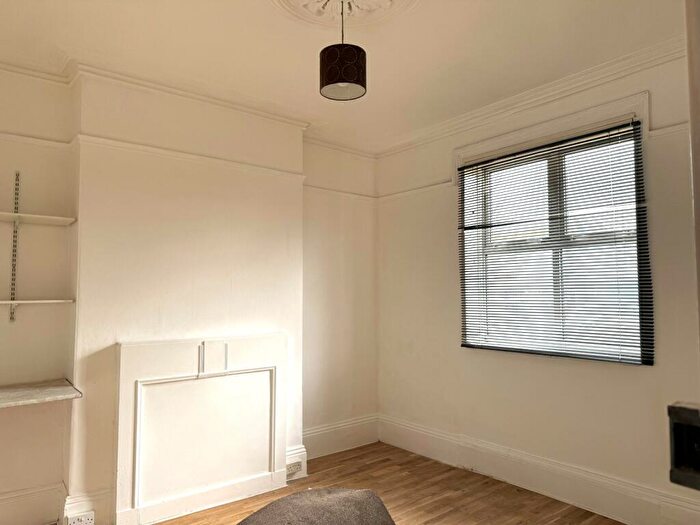 1 Bedroom Detached House To Rent In Privett Road, Gosport, Hampshire, PO12