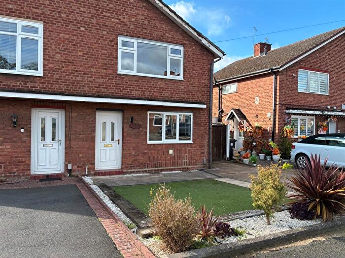3 Bedroom Semi-Detached House To Rent In Deer Park Road, Fazeley, Tamworth, B78