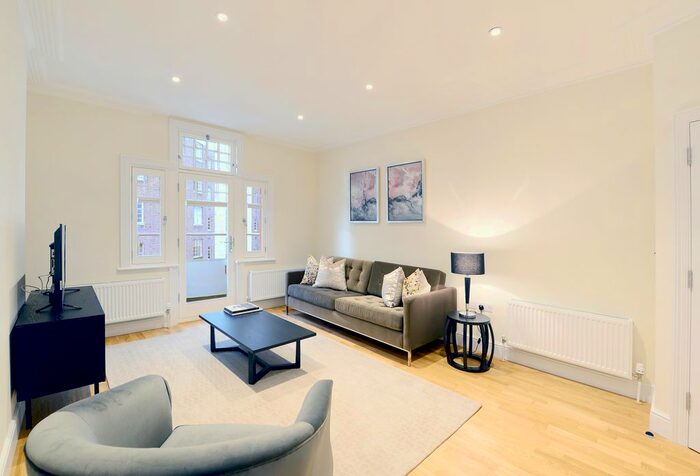 3 Bedroom Flat To Rent In Hamlet Gardens, Ravenscourt Park, London, W6