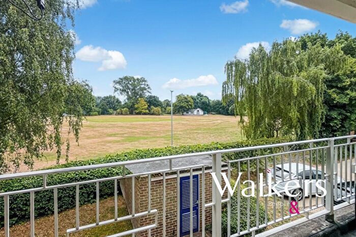 2 Bedroom Apartment For Sale In The Limes, Ingatestone, CM4