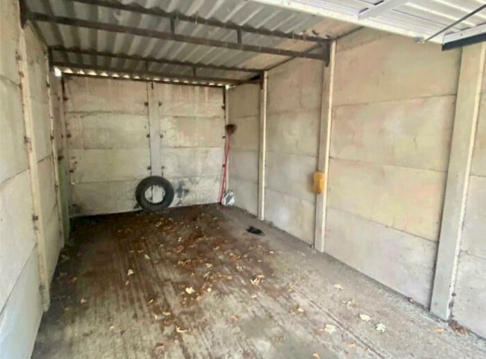 Garage / Parking To Rent In Highfield Lane, Southampton, SO17
