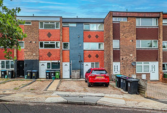 3 Bedroom Flat For Sale In Westerdale, Hemel Hempstead, HP2