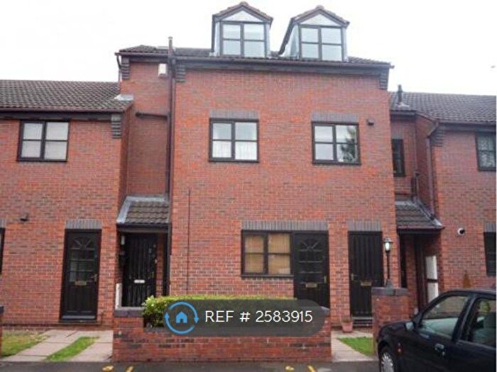 2 Bedroom Flat To Rent In Williams Court, Stafford, ST16