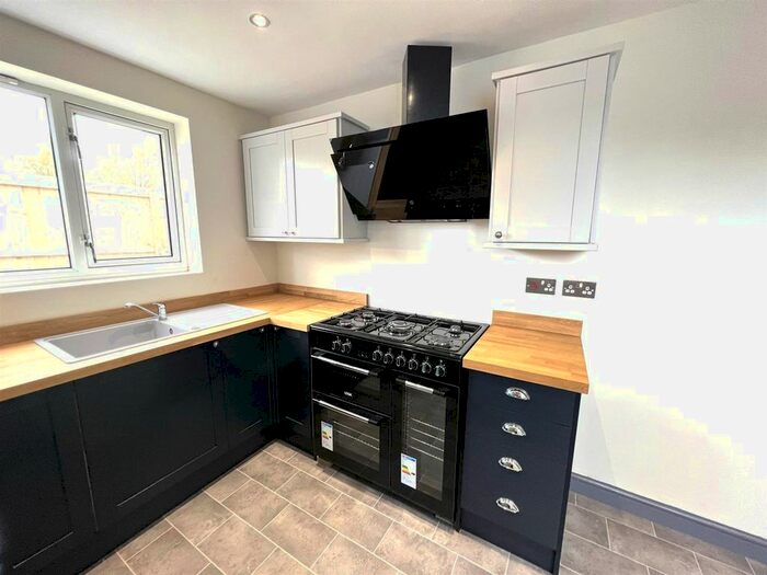 3 Bedroom Property To Rent In Pantyffynnon Road, Ammanford, SA18