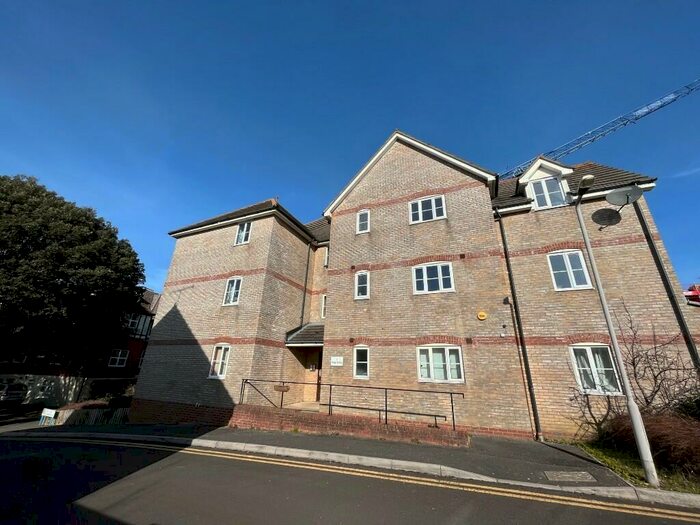 2 Bedroom Flat To Rent In Trinity Road, Bournemouth, BH1