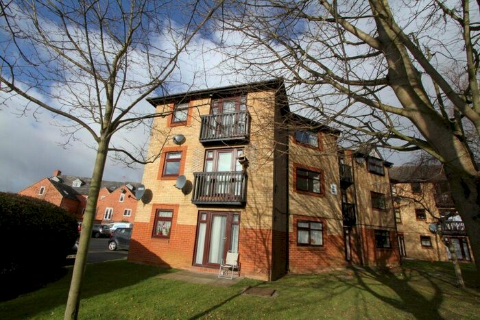1 Bedroom Flat To Rent In Northumberland Court, Duke Street, Banbury, Oxon, OX16
