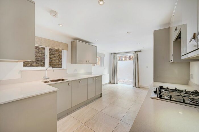 3 Bedroom Terraced House To Rent In Pursers Cross Road, London, SW6