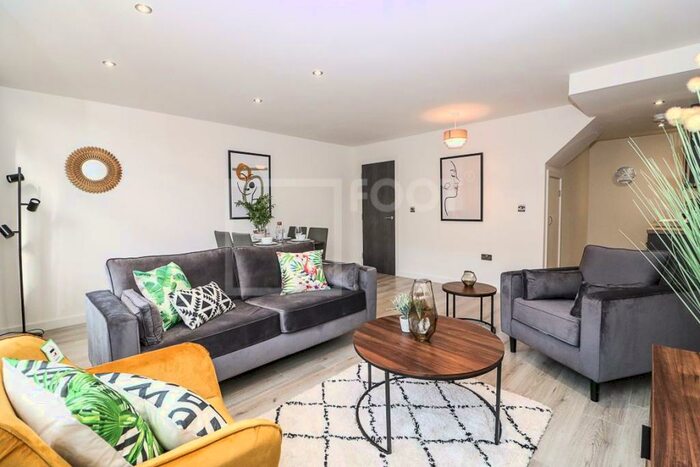 2 Bedroom Apartment To Rent In Conditioning House, Cape Street, BD1