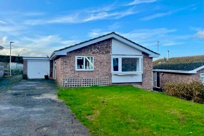 2 Bedroom Bungalow To Rent In Ffordd Uchaf, Colwyn Bay, LL28