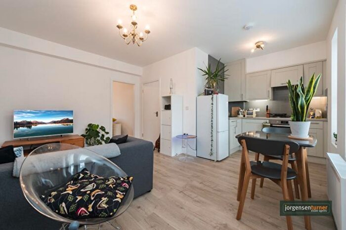 1 Bedroom Flat To Rent In Brondesbury Road, London, NW6