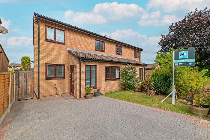 3 Bedroom Semi Detached House For Sale In Richmond Avenue, Grappenhall, WA4