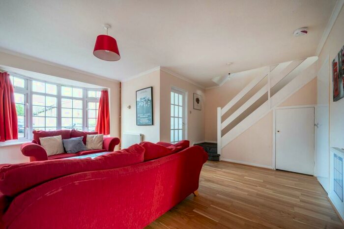 3 Bedroom Semi-Detached House To Rent In Lynwood, Guildford, GU2