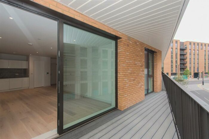 1 Bedroom Apartment To Rent In Mercier Court, Starboard Way, London, E16