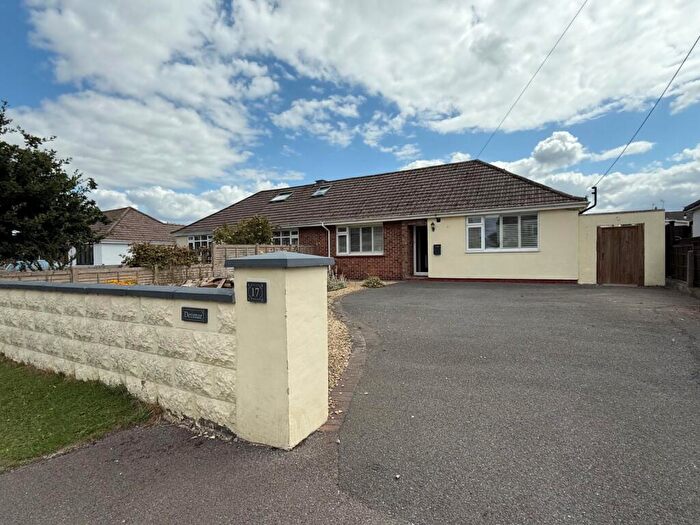 2 Bedroom Bungalow For Sale In Whitesfield Road, Nailsea, North Somerset, BS48